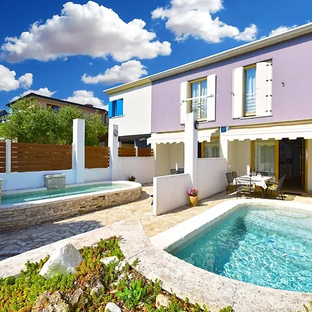 House Volme 2446