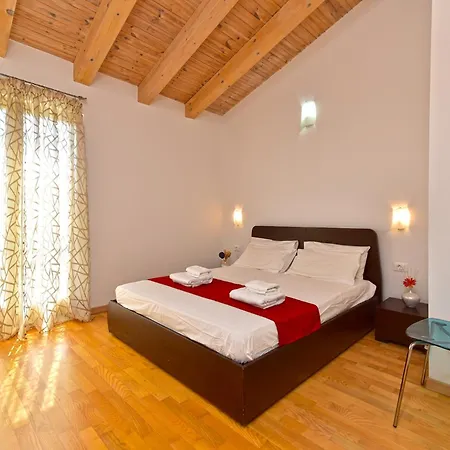 House Volme 2446 Banjole