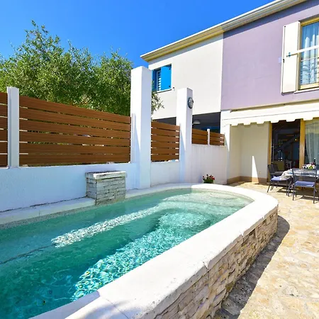 House Volme 2446