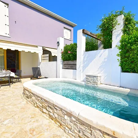 House Volme 2446 Banjole